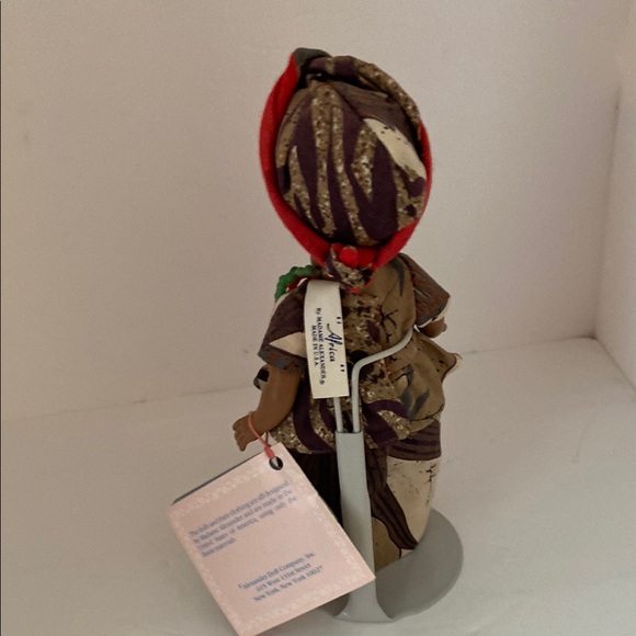 Madame Alexander “Africa” 1988 8” Collectible Doll - Picture 8 of 8